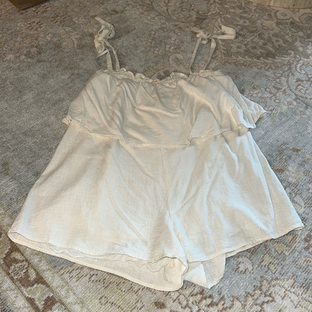 Princess Polly size 2 white romper 💎